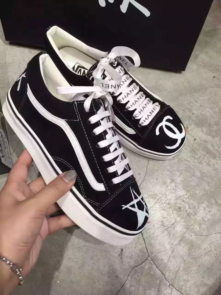 万斯女鞋最新