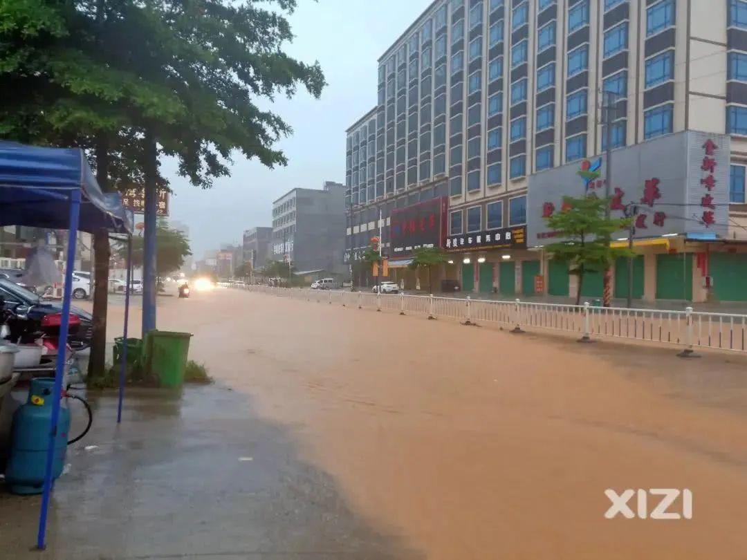 广东暴雨最新预警
