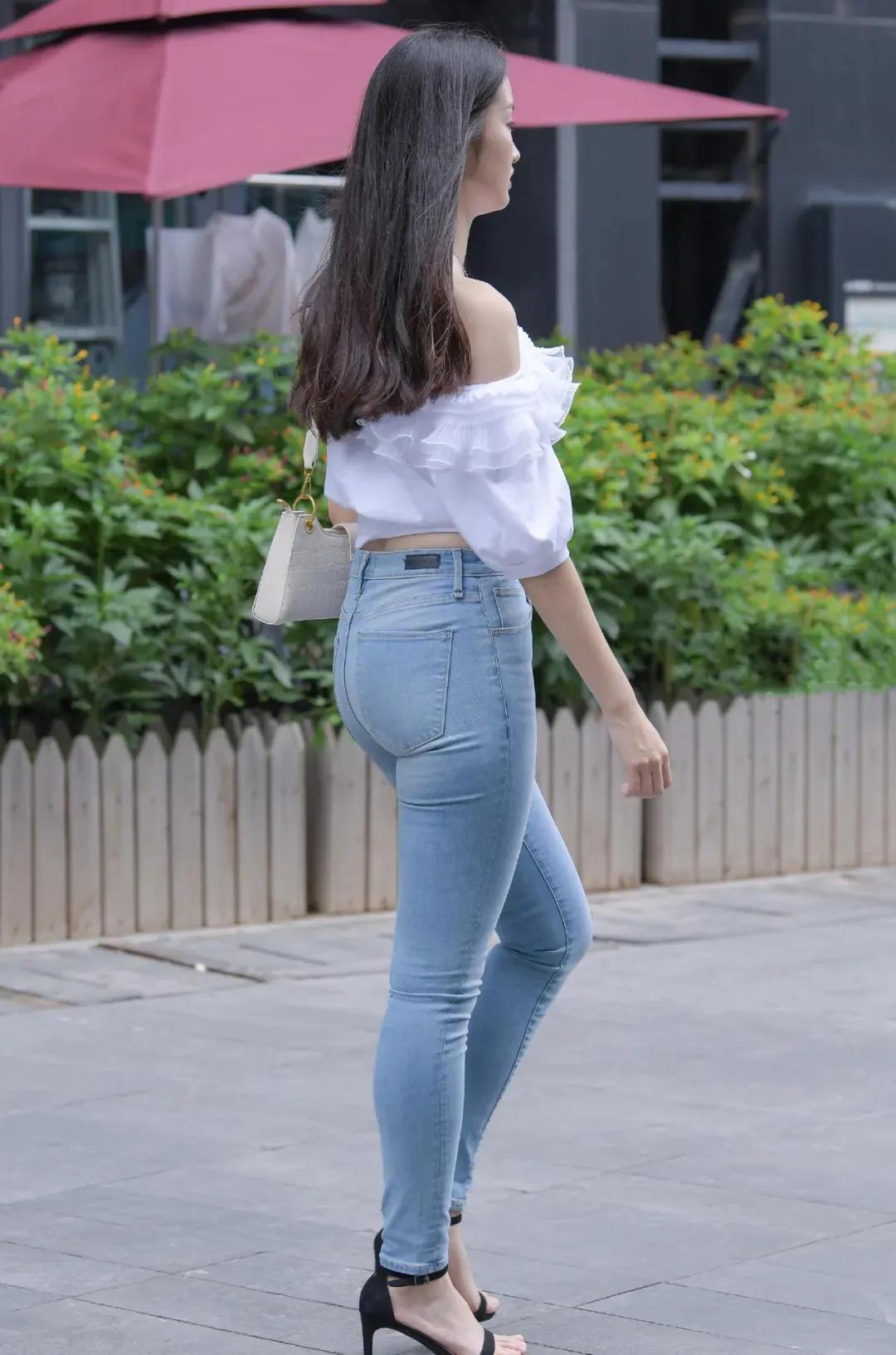 最新美女牛仔裤图片